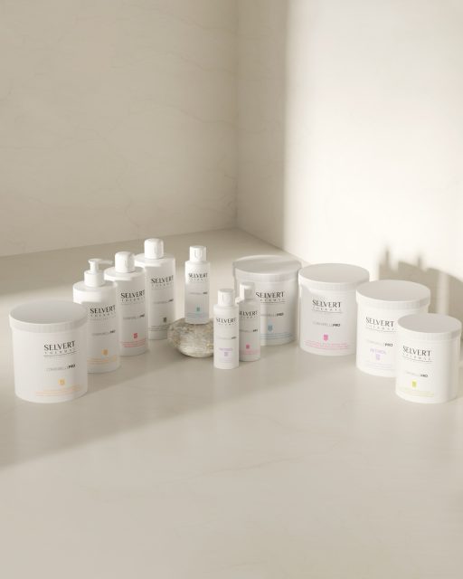 Selvert Thermal amplía su catálogo Corporelle ✨ con una innovadora línea corporal con Retinol, desarrollada desde un enfoque médico-estético para cuidar y transformar la piel afectada por estrías, mejorar la elasticidad y unificar el tono 🤍

La gama incorpora tratamientos intensivos y activos de eficacia clínica como el retinol y el bakuchiol, junto con soluciones profesionales que potencian la regeneración cutánea, la firmeza y la luminosidad de la piel 💫

Un lanzamiento que eleva el cuidado corporal y refuerza la apuesta de Selvert Thermal por la ciencia, la innovación y los resultados visibles 🚀

____

Selvert Thermal expands its Corporelle catalogue ✨ with an innovative body line featuring Retinol, developed from a medical-aesthetic approach to care for and transform skin affected by stretch marks, improve elasticity and even skin tone 🤍

The range includes intensive treatments and clinically proven active ingredients such as retinol and bakuchiol, along with professional solutions that enhance skin regeneration, firmness and radiance 💫

A launch that elevates body care and reinforces Selvert Thermal’s commitment to science, innovation and visible results 🚀