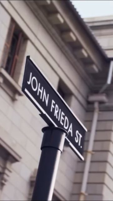 Los rebrandings siempre son momentos clave para una marca. No solo porque cambian su imagen, sino porque representan una evolución en la forma en la que se presenta al consumidor.

Nosotras acompañamos a @johnfriedaes en la comunicación de esta nueva etapa de la marca: nuevas fórmulas más cuidadas, un diseño renovado y una experiencia de producto pensada para ofrecer resultados visibles desde el primer uso. Un trabajo que implica traducir esa evolución de marca en mensajes claros, relevantes y coherentes en cada punto de contacto con la audiencia.

Porque detrás de cada relanzamiento hay una historia que merece ser contada de la forma adecuada.

Good before. Incredible after. ✨
________

Rebrandings are always key moments for a brand. Not only because they change its image, but because they represent an evolution in the way the brand presents itself to consumers.

At The Beauty Makers, we support @johnfriedaes in communicating this new chapter of the brand: more refined formulas, a refreshed design and a product experience created to deliver visible results from the very first use. A process that involves translating this brand evolution into clear, relevant and consistent messages across every touchpoint with the audience.

Because behind every relaunch, there is a story that deserves to be told in the right way.

Good before. Incredible after. ✨

#JohnFrieda #Haircare #BeautyIndustry #BrandEvolution #TheBeautyMakers